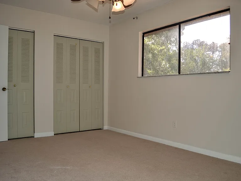6941 SW 45th Ave — Photo 8