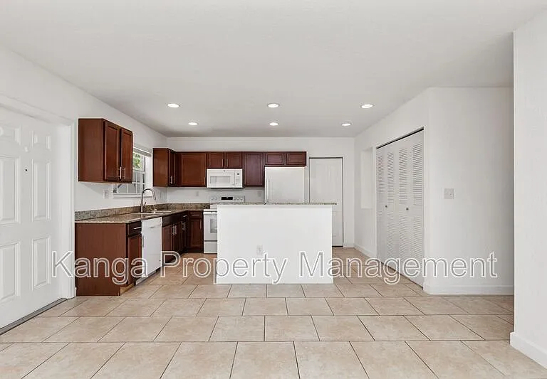 3525 NW 114th Ln #3525 — Photo 1