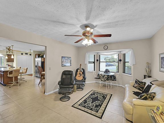 4th image of 8690 Shadylake Lane