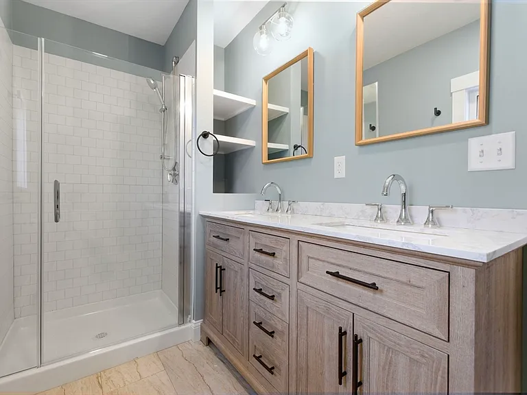 20 Beacon St #2 — Photo 16