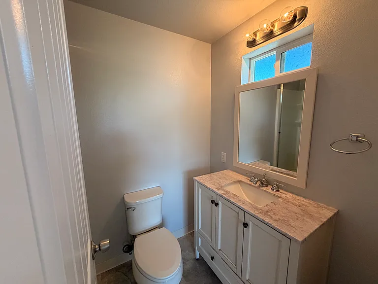 319 Thoma St #A — Photo 13