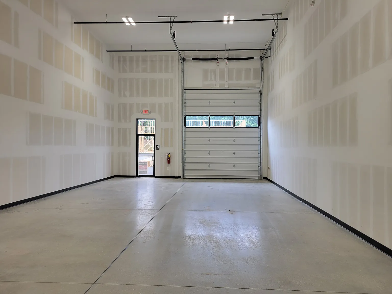 Warehouse - Flex Space - First Month Free — Photo 2