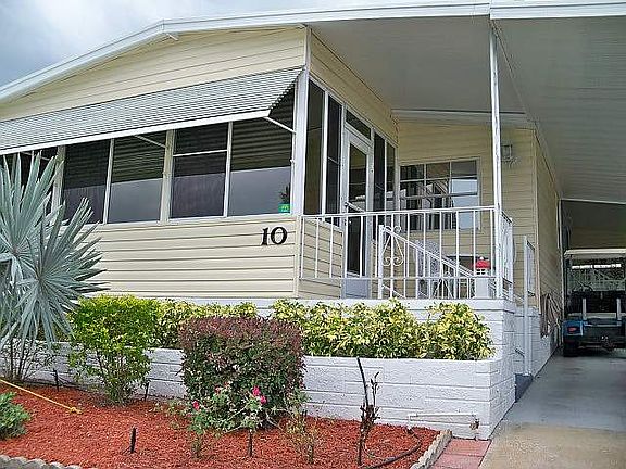 2nd image of 10 Horseshoe Ln