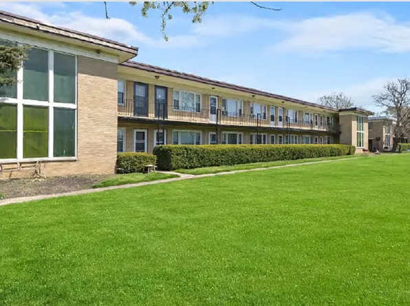27 King Arthur Court Apartments, 27 King Arthur Ct APT 14, Northlake, IL 60164