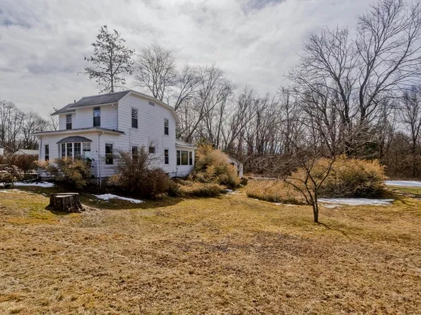 18 Leahey Ave, South Hadley, MA 01075