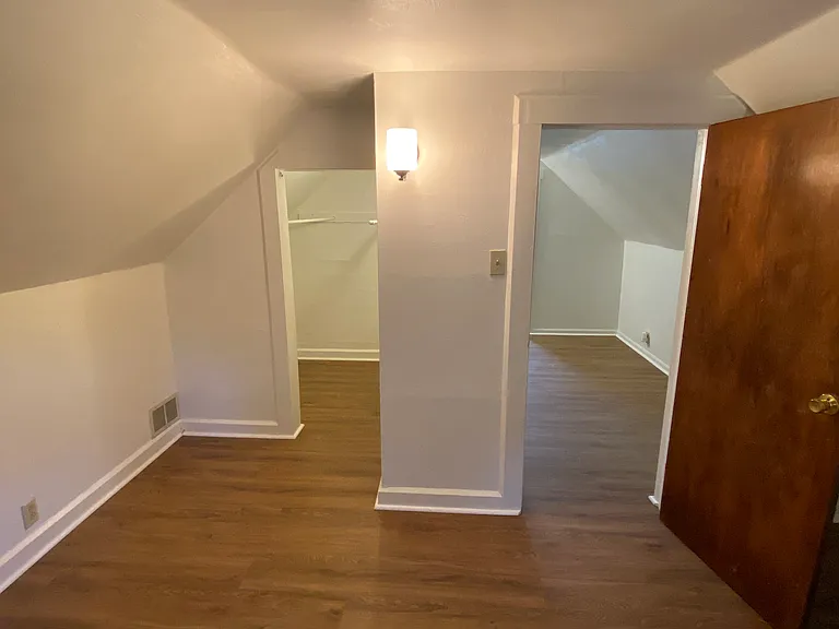 811 Willard St — Photo 12