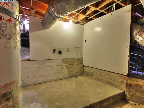 3rd image of 3638 Laguna Ave