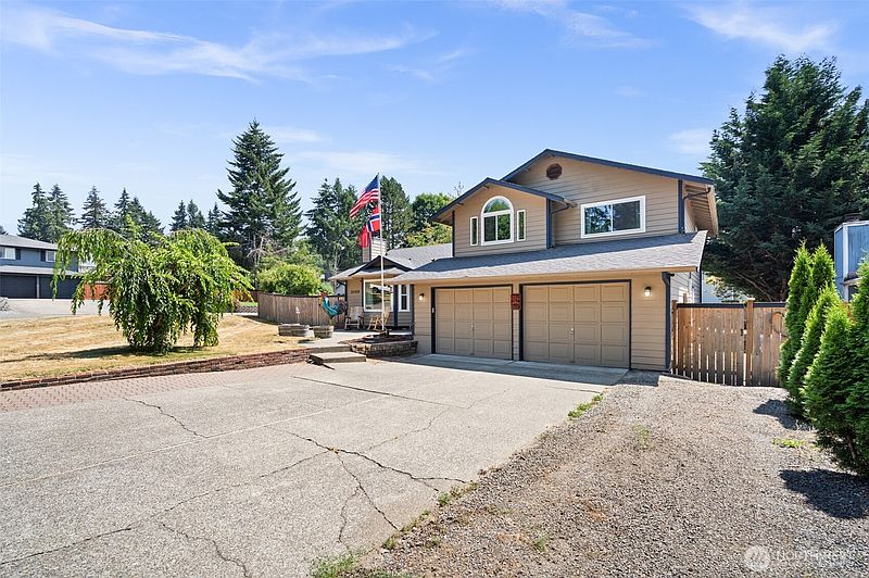 3rd image of 20416 120th Street Ct E