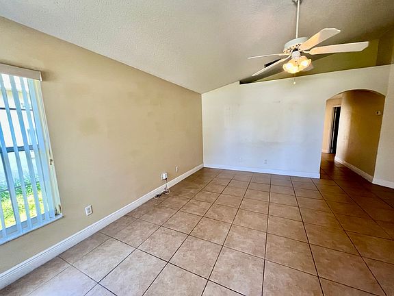 3rd image of 10267 Vista Cove Ln