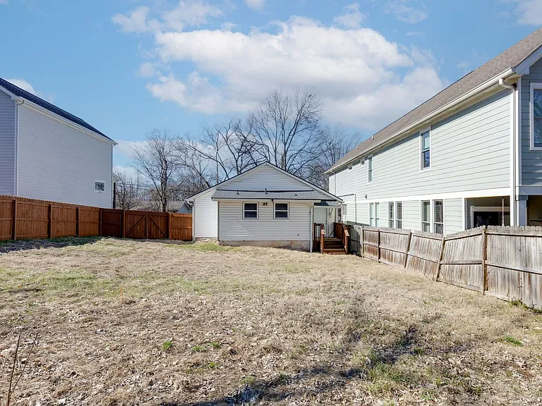 2412 Chapel Ave — Photo 26