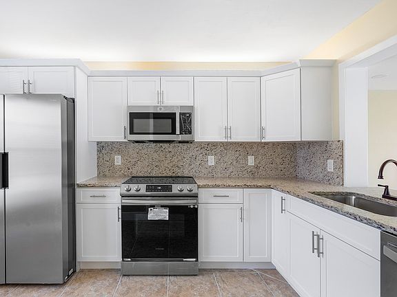 5th image of 210 Foxtail Drive Apt F