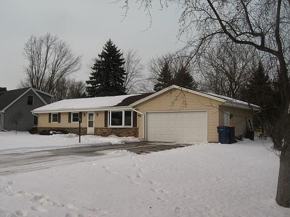 2nd image of 6047 Holly Ln