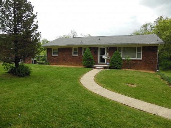 2nd image of 1027 Oakland Dr