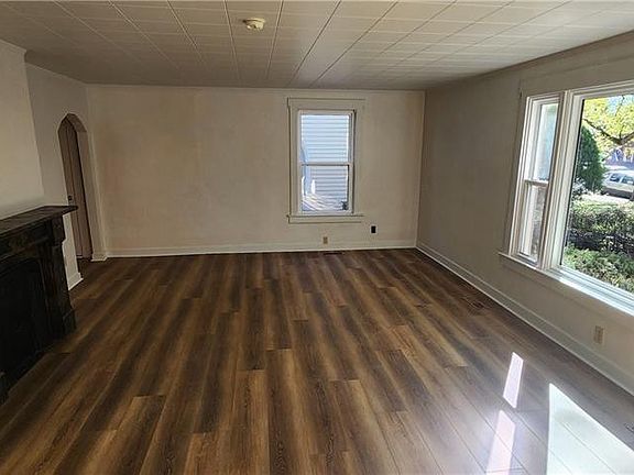 3rd image of 44 N Washington St