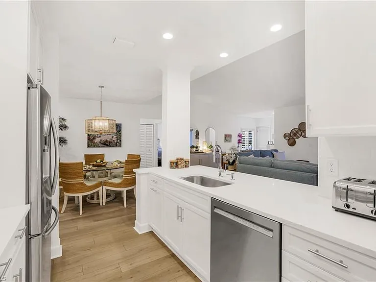 790 Willowbrook Dr #305 — Photo 5