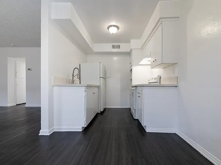 2616 Sherwood St #17 — Photo 13