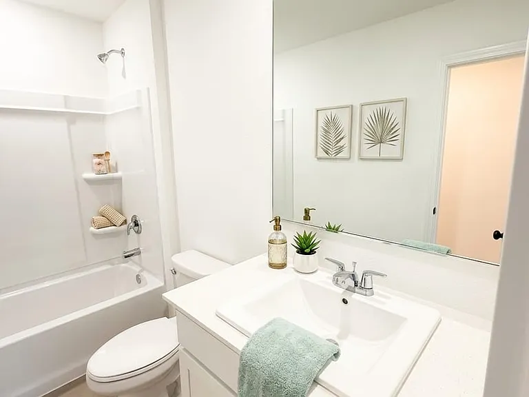 1703 Crossbill St — Photo 2