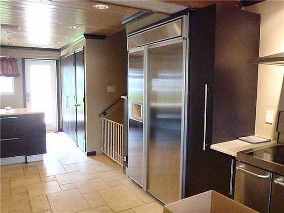 4th image of 2655 Marathon Ln