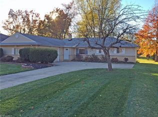 1056 Stanwell Dr, Highland Heights, OH 44143