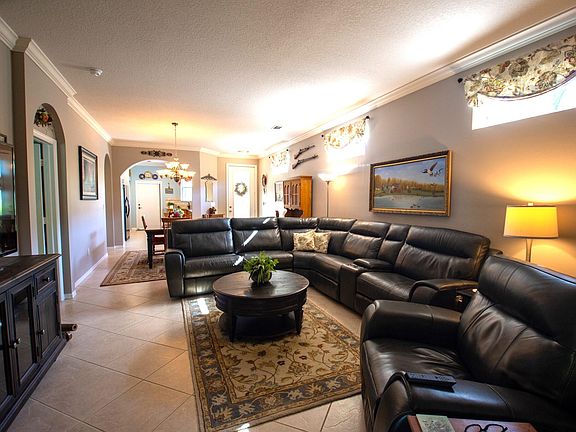 4th image of 266 SW Manatee Springs Way