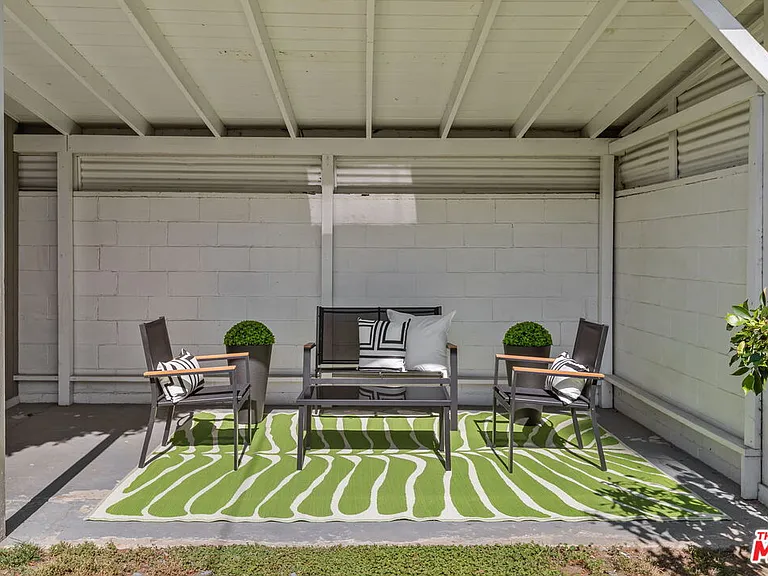 4460 Stansbury Ave — Photo 42