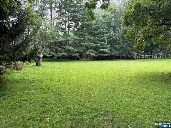 350 15th St, Norwood, NJ 07648