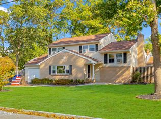 10 Pine Fork Dr, Toms River, NJ
