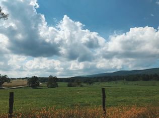 136 Chalcedony Ln, Winchester, VA 22602