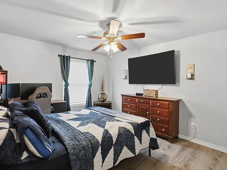 2111 Lone Star Rd — Photo 11