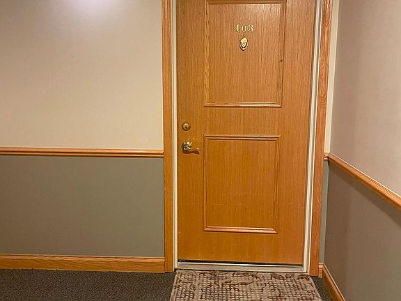 5th image of 6400 N Northwest Hwy APT 403