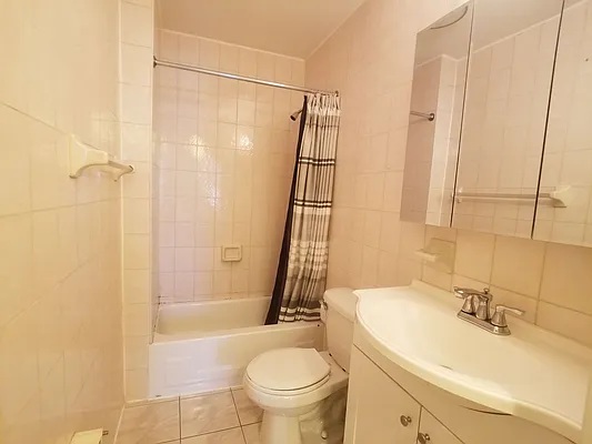 Rented by Compass | media 22