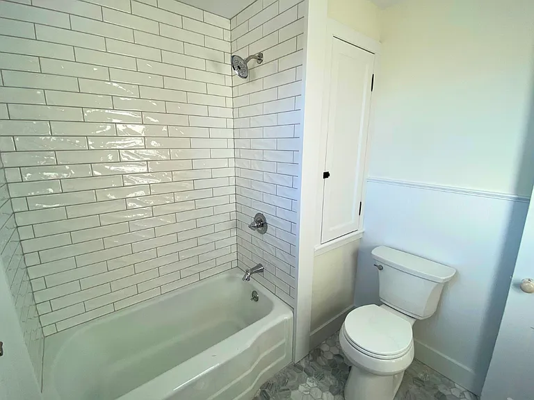 38 State St — Photo 18