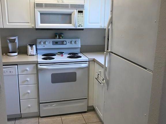 5th image of 305 Ocean Park Ln #91