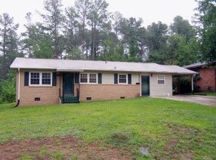 921 Lansing St, Sanford, NC 27330
