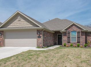 815 E Asher Dr, Rogers, AR 72758