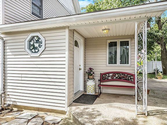 3rd image of 24 Prospect Ave
