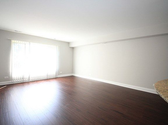2nd image of 990 Perrie Dr APT 303
