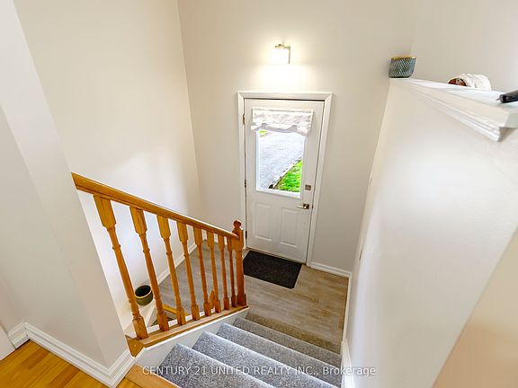 3rd image of 2272 Inglewood Rd