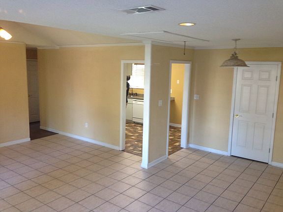 4th image of 2538 Saint John Pl