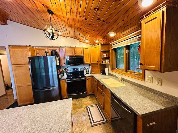 4th image of 10375 Hillside Ln