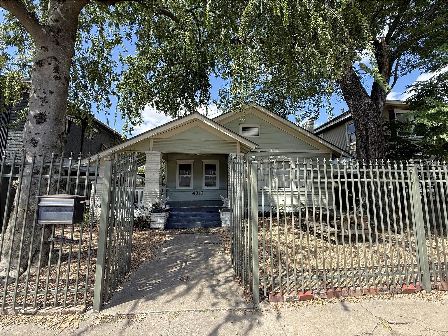 3 bed, 2.0 bath, 1521 sqft, $2,650 — Photo 1