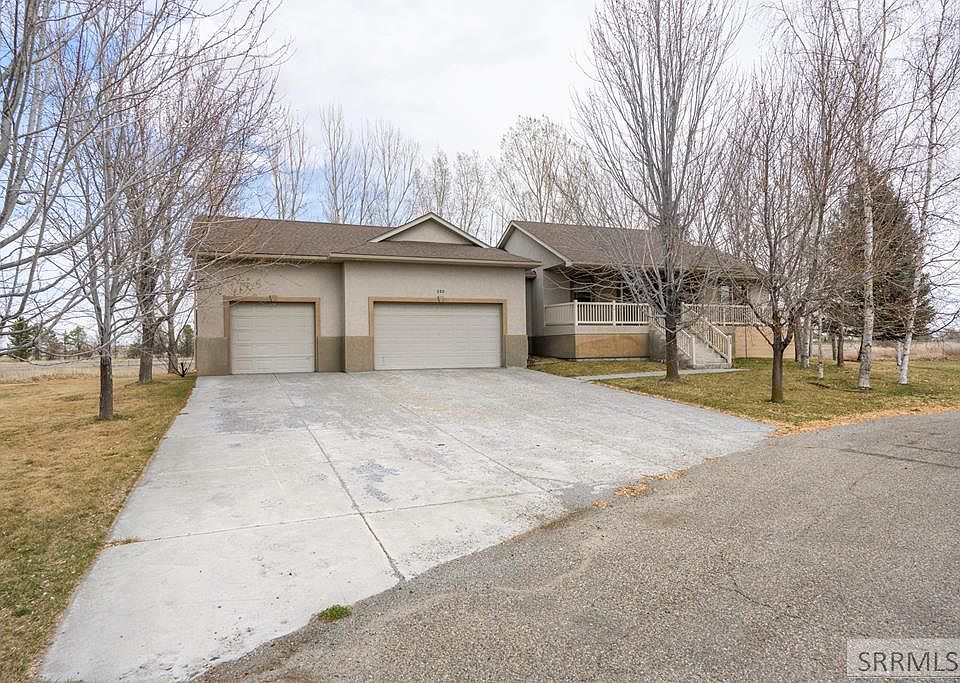 1st image of 200 W Commons Rd