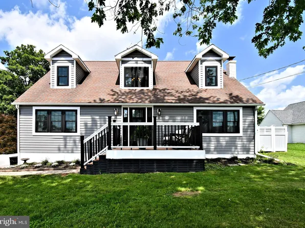 1437 Hilltop Rd, Pottstown, PA 19464