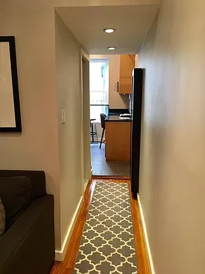 Rented by Bank Neary | media 122