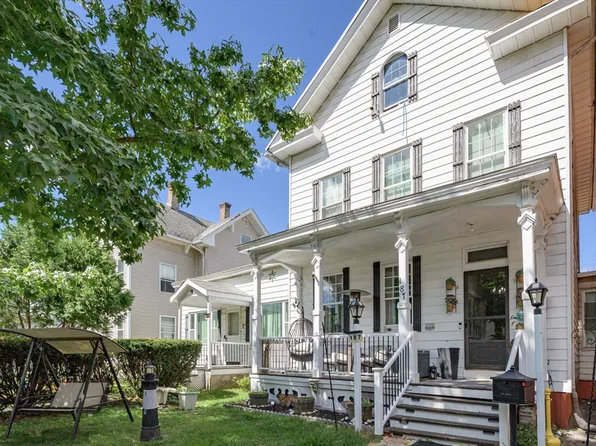 187 Walnut St, Holyoke, MA 01040