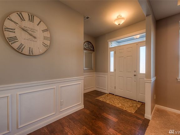 3rd image of 811 77th Dr SE