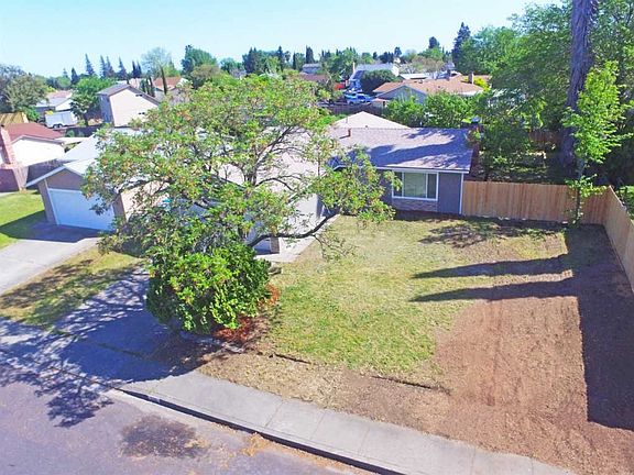 4th image of 706 Northampton Dr