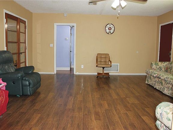 3rd image of 3615 Cleveland Heights Blvd