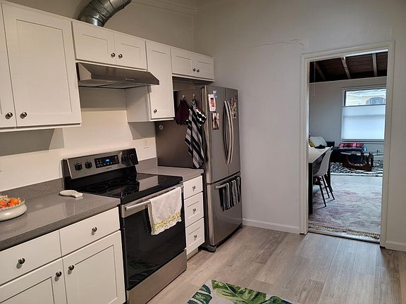 2nd image of 1858 Elsie Ave