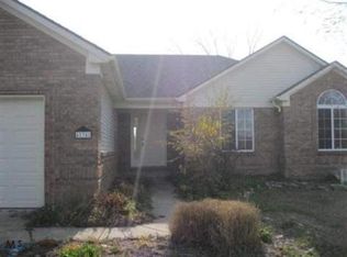 4734 Durham Rd, Shelby Township, MI 48317